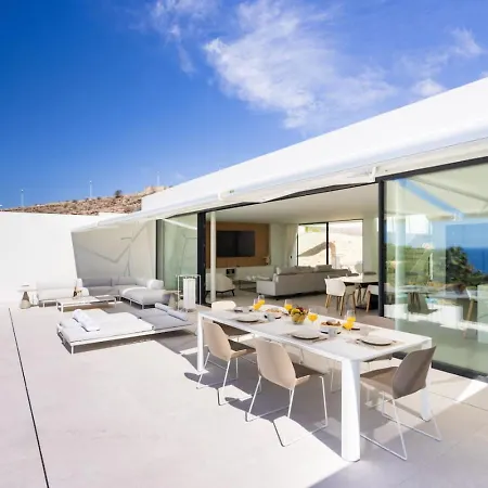 Vakantiehuis Siam Blue 1, Heated Pool, Sea Views, Bbq Costa Adeje (Tenerife)